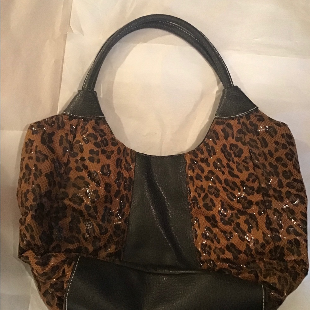 Bueno Leopard Print Purse - Picture 15 of 15